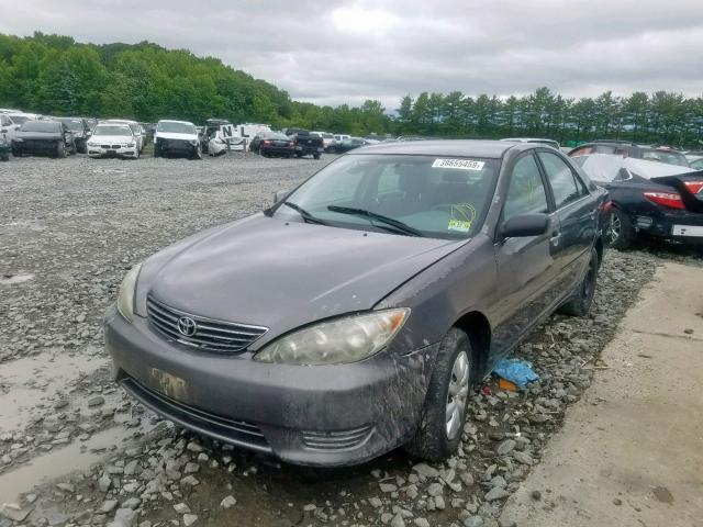 4T1BE32K55U610563 - 2005 TOYOTA CAMRY LE GRAY photo 2