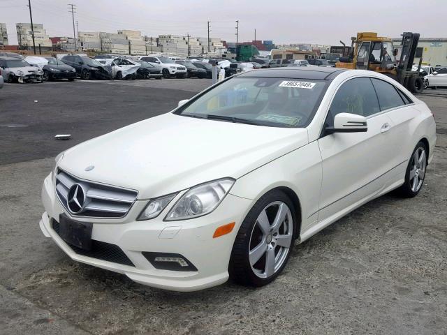 WDDKJ7CB1AF047912 - 2010 MERCEDES-BENZ E 550 WHITE photo 2