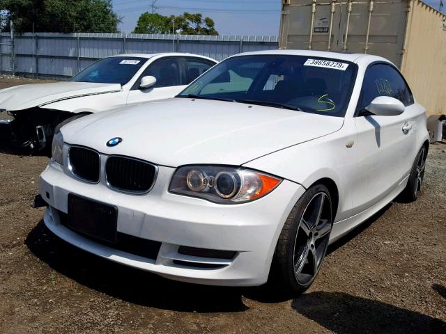 WBAUP73588VF06543 - 2008 BMW 128 I WHITE photo 2