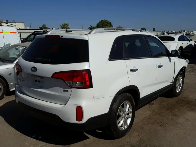 5XYKTCA67EG475778 - 2014 KIA SORENTO LX WHITE photo 4