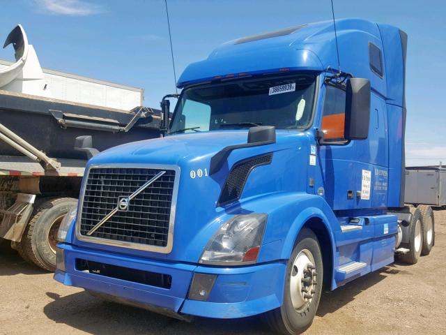 4V4NC9EH1DN145688 - 2013 VOLVO VN VNL BLUE photo 2