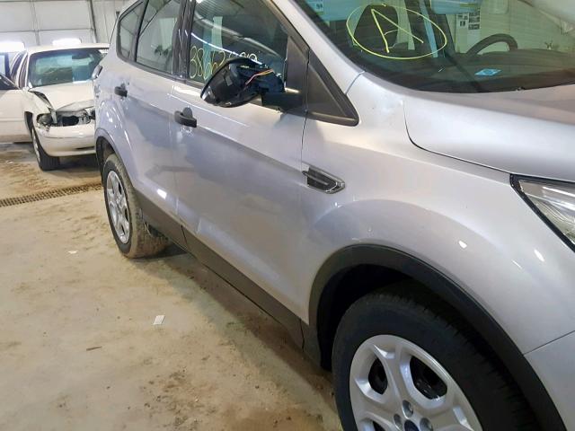 1FMCU0F77HUE35748 - 2017 FORD ESCAPE S GRAY photo 9