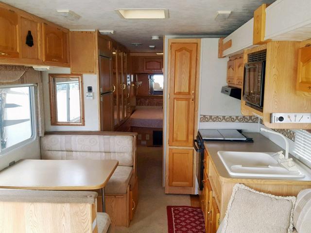 5B4LP37J4Y3315067 - 2000 WORKHORSE CUSTOM CHASSIS MOTORHOME TWO TONE photo 6