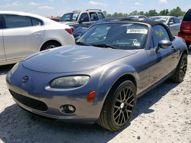 JM1NC25F660105608 - 2006 MAZDA MX-5 MIATA GRAY photo 2