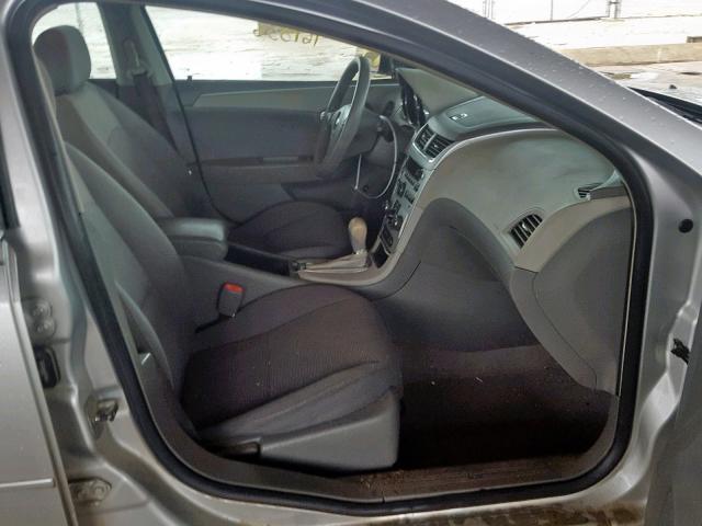 1G1ZH57B894118025 - 2009 CHEVROLET MALIBU 1LT SILVER photo 5