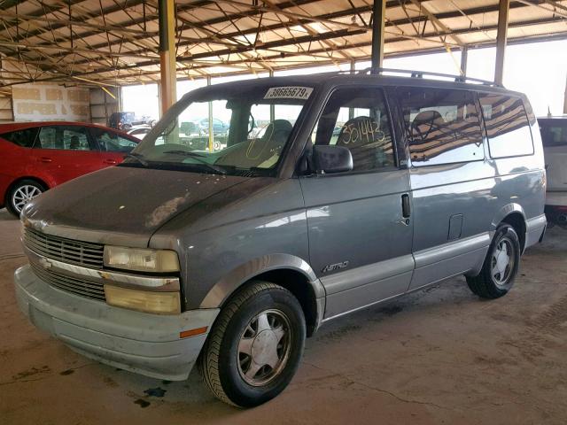 1GNDM19W8YB138461 - 2000 CHEVROLET ASTRO GRAY photo 2