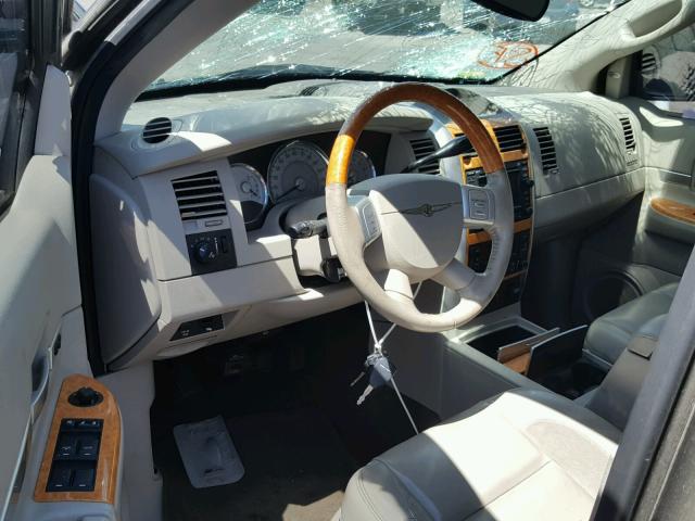 1A8HW58267F549576 - 2007 CHRYSLER ASPEN LIMI GOLD photo 9