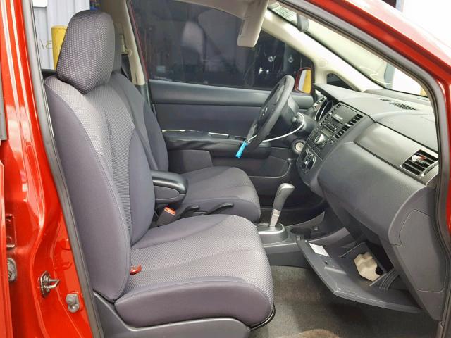 3N1BC11D39L403979 - 2009 NISSAN TIIDA RED photo 5