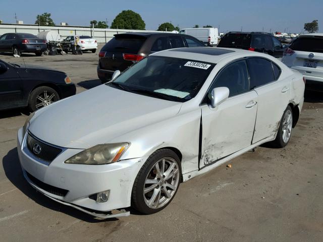 JTHBE262665011058 - 2006 LEXUS IS 350 WHITE photo 2