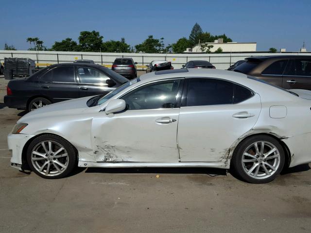 JTHBE262665011058 - 2006 LEXUS IS 350 WHITE photo 9