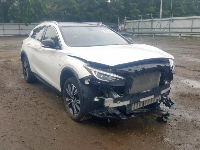 SJKCH5CR3JA057394 - 2018 INFINITI QX30 BASE WHITE photo 1