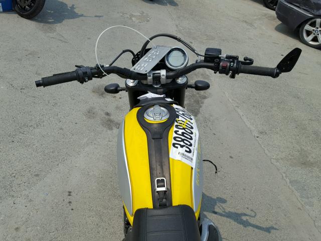 ML015ANM9GT005987 - 2016 DUCATI SCRAMBLER YELLOW photo 5