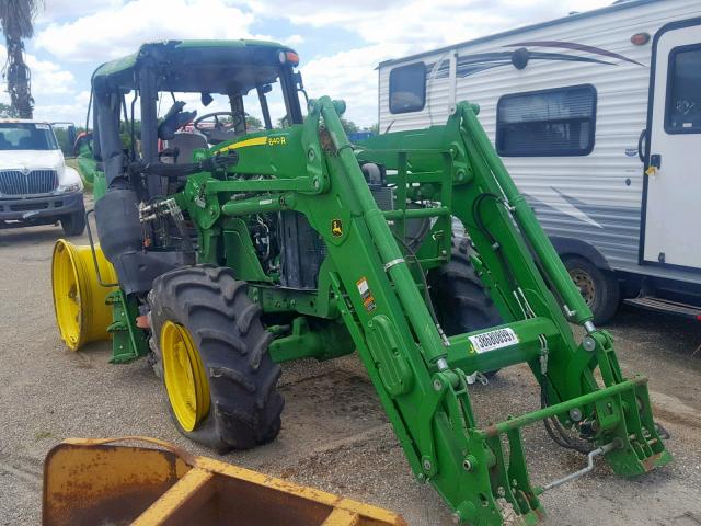 1L06110MTFH843105 - 2017 JOHN DEERE 640R GREEN photo 1