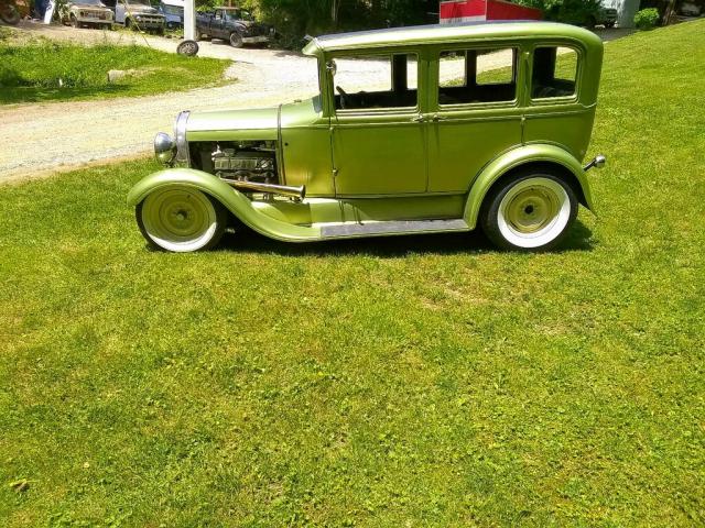 2362998 - 1929 FORD SEDAN GREEN photo 10