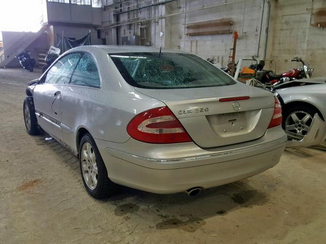 WDBTJ65J94F087168 - 2004 MERCEDES-BENZ CLK 320C SILVER photo 3