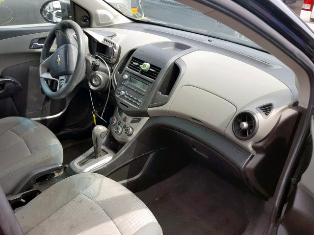 1G1JA5SH2E4119078 - 2014 CHEVROLET SONIC LS BLACK photo 5