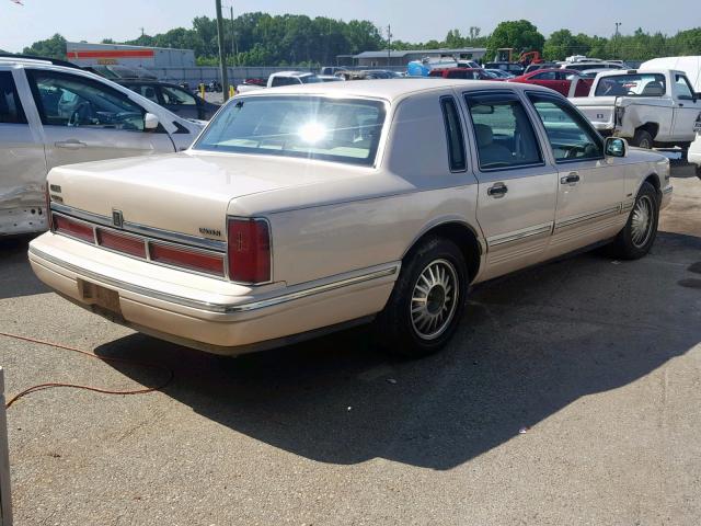 1LNLM83W0TY713790 - 1996 LINCOLN TOWN CAR C CREAM photo 4