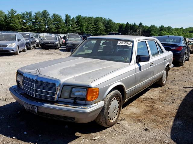 WDBCA25D9LA531342 - 1990 MERCEDES-BENZ 300 SEL SILVER photo 2