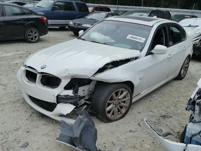 WBAPH53529A435859 - 2009 BMW 328 I SULE WHITE photo 2