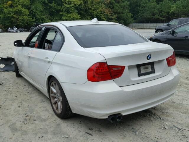 WBAPH53529A435859 - 2009 BMW 328 I SULE WHITE photo 3