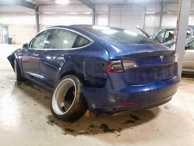 5YJ3E1EB8JF121795 - 2018 TESLA MODEL 3 BLUE photo 3