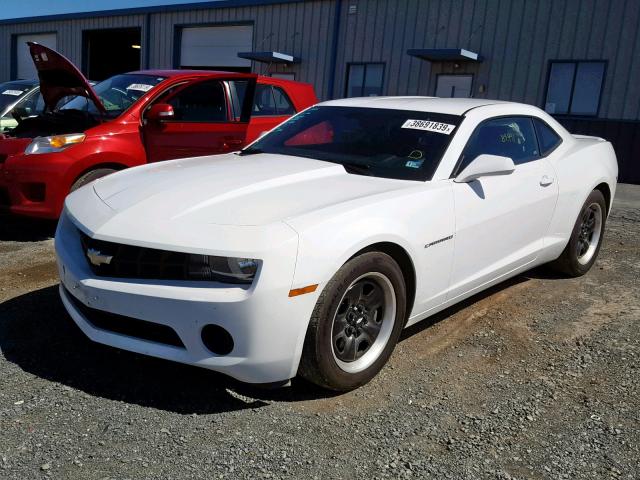 2G1FA1E38D9209796 - 2013 CHEVROLET CAMARO LS WHITE photo 2