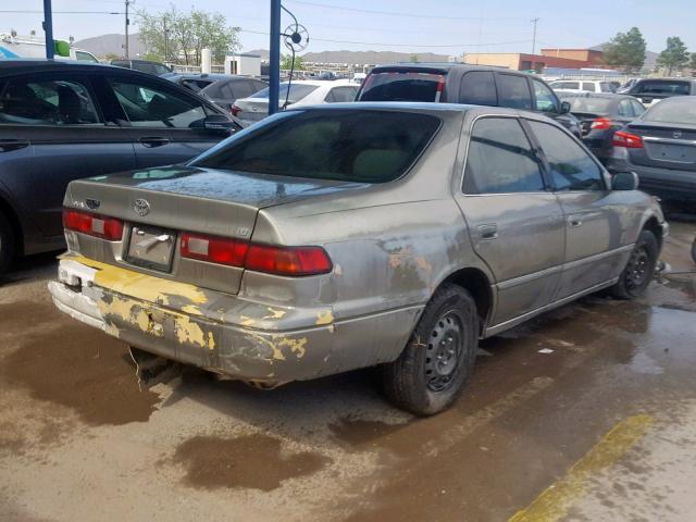 JT2BG22K3W0143377 - 1998 TOYOTA CAMRY CE GRAY photo 4