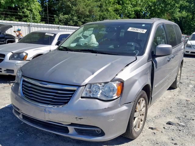 2C4RC1BG5FR697940 - 2015 CHRYSLER TOWN & COU SILVER photo 2