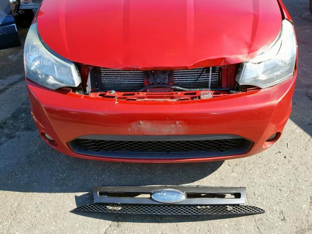 1FAHP3GN6AW156307 - 2010 FORD FOCUS SES RED photo 9