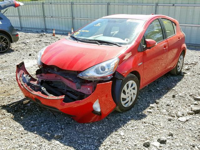 JTDKDTB33F1581714 - 2015 TOYOTA PRIUS C RED photo 2