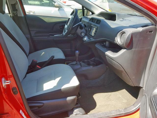 JTDKDTB33F1581714 - 2015 TOYOTA PRIUS C RED photo 5