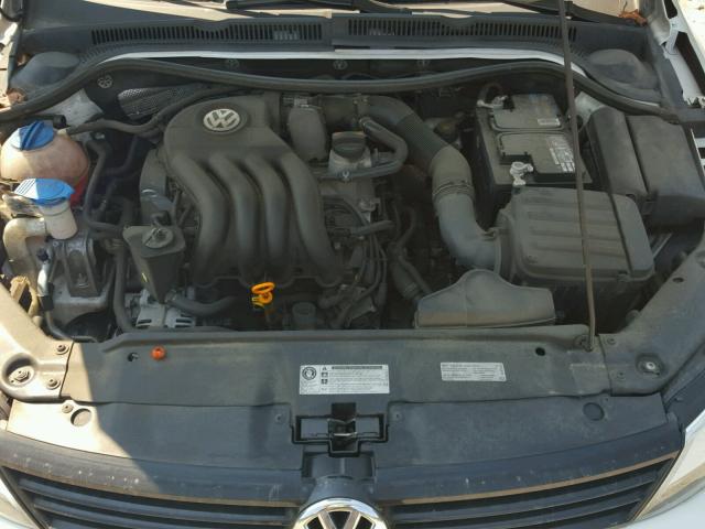 3VW2K7AJ8DM281032 - 2013 VOLKSWAGEN JETTA BASE 白色 照片 7