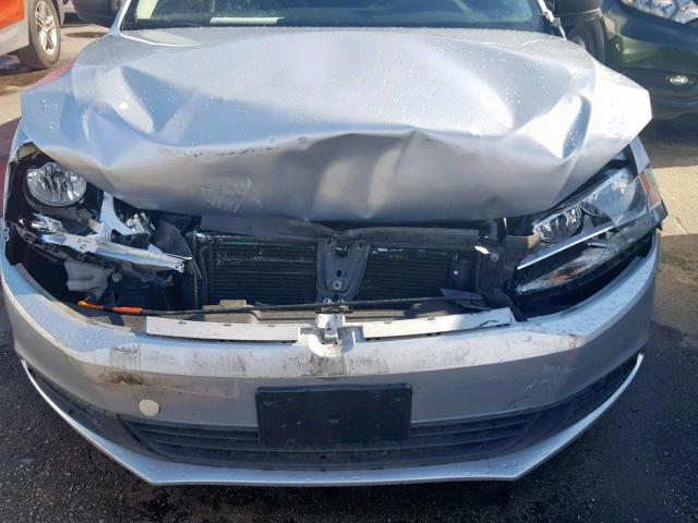 3VW2K7AJ7BM380406 - 2011 VOLKSWAGEN JETTA BASE 银色 照片 9