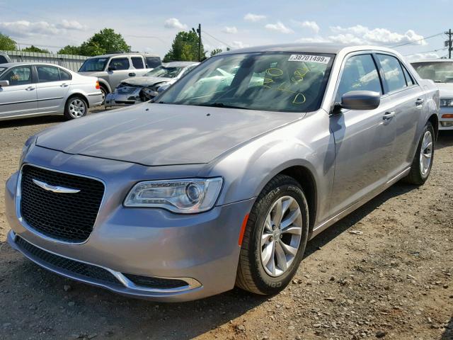 2C3CCAAG3FH796709 - 2015 CHRYSLER 300 LIMITE SILVER photo 2