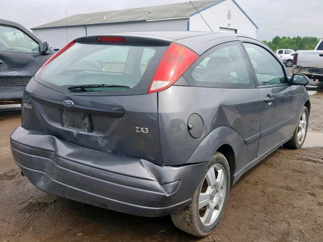 3FAFP31373R133347 - 2003 FORD FOCUS ZX3 GRAY photo 4