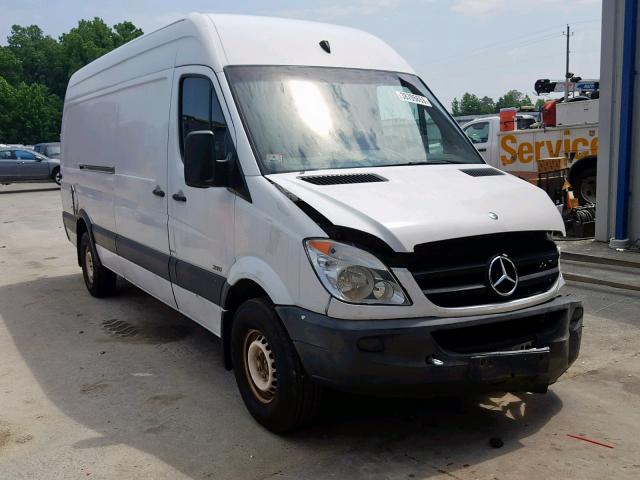 WD3PE8CB4B5575164 - 2011 MERCEDES-BENZ SPRINTER 2 WHITE photo 1