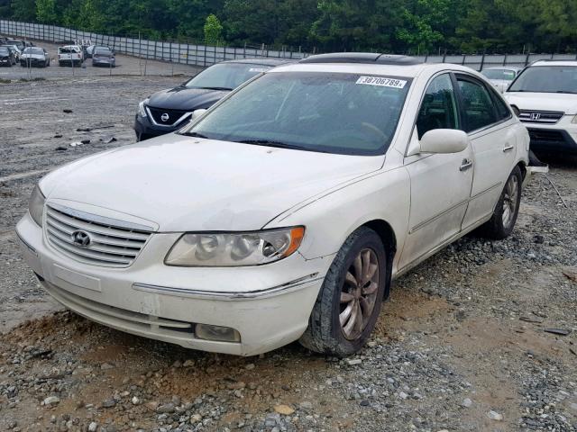 KMHFC46F37A159017 - 2007 HYUNDAI AZERA SE WHITE photo 2