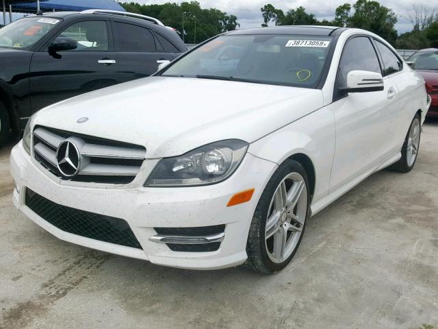 WDDGJ4HB9DG060242 - 2013 MERCEDES-BENZ C 250 WHITE photo 2