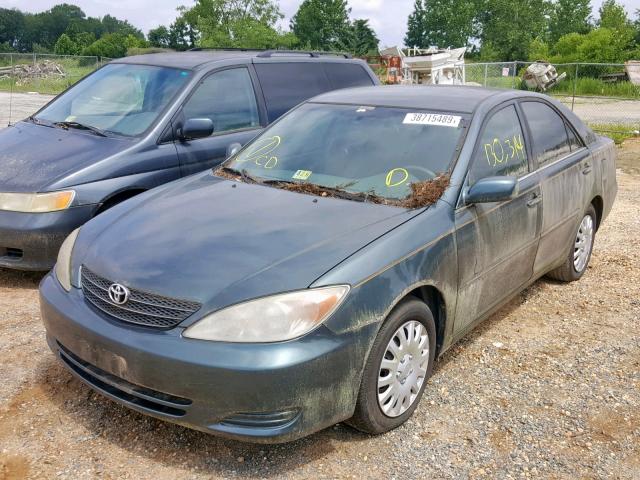4T1BE32K92U547642 - 2002 TOYOTA CAMRY LE GREEN photo 2