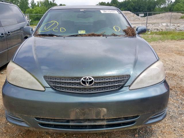 4T1BE32K92U547642 - 2002 TOYOTA CAMRY LE GREEN photo 9