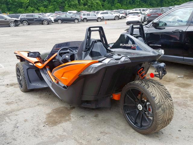 57XAARFAXH8121015 - 2017 POLARIS SLINGSHOT ORANGE photo 3