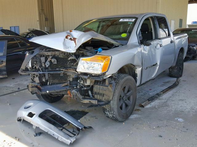 1N6AA0EJXEN509538 - 2014 NISSAN TITAN S SILVER photo 2