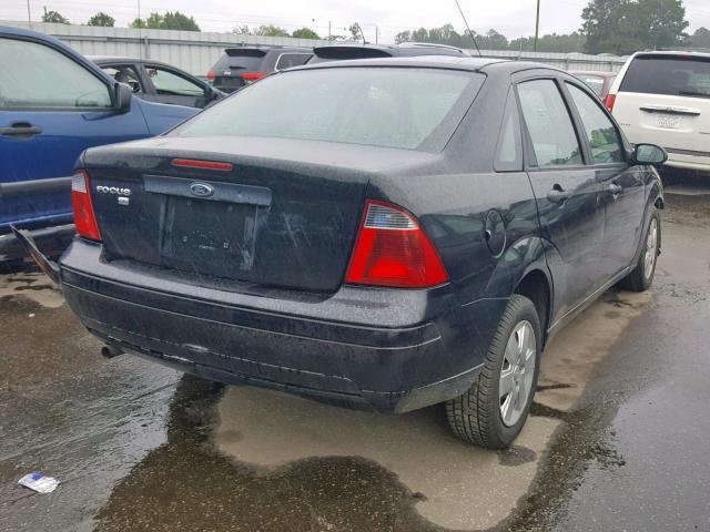 1FAFP34N77W174030 - 2007 FORD FOCUS ZX4 BLACK photo 4