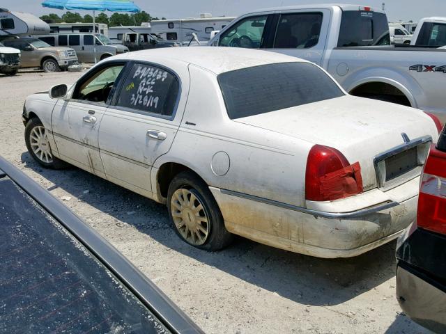 1LNHM81V17Y622713 - 2007 LINCOLN TOWN CAR S WHITE photo 3