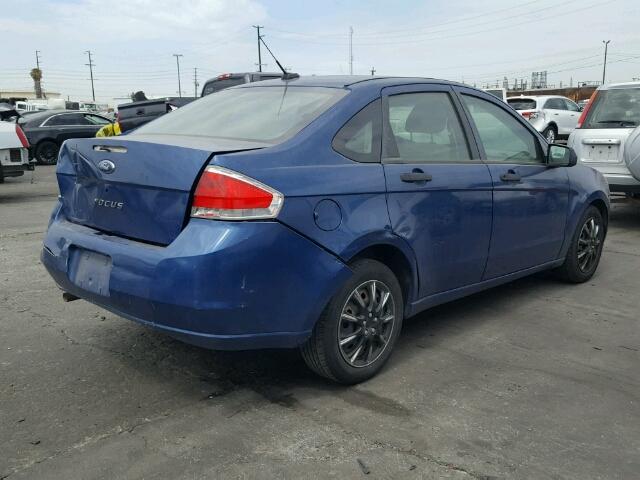 1FAHP34N38W268948 - 2008 FORD FOCUS S/SE BLUE photo 4