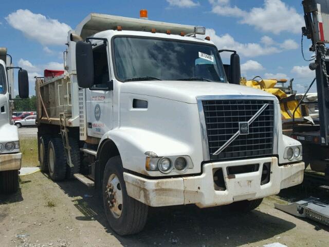 4V5KC9GF02N318477 - 2002 VOLVO VHD WHITE photo 1