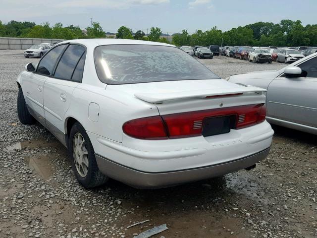 2G4WF5219W1508231 - 1998 BUICK REGAL GS WHITE photo 3