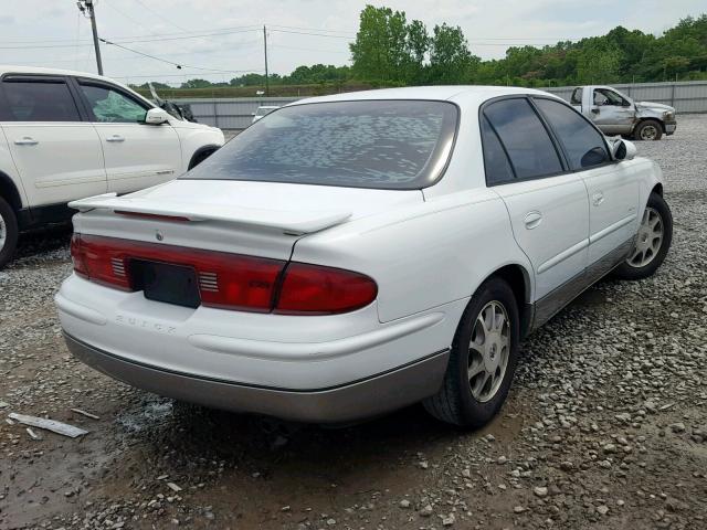 2G4WF5219W1508231 - 1998 BUICK REGAL GS WHITE photo 4