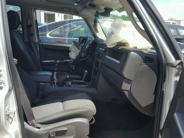 1J8HH48K09C545614 - 2009 JEEP COMMANDER 银色 照片 5