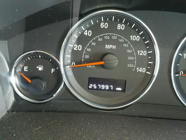 1J8HH48K09C545614 - 2009 JEEP COMMANDER 银色 照片 8